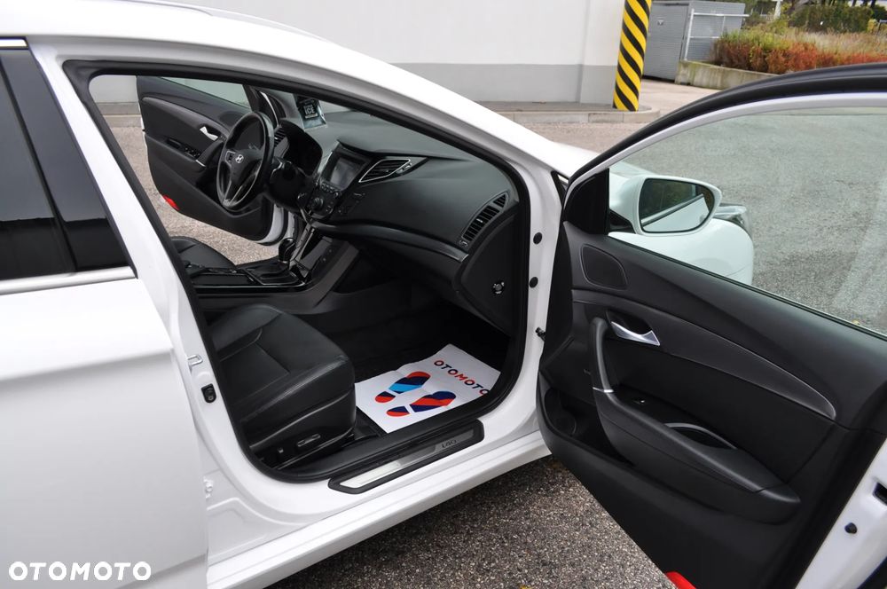 Hyundai i40 Kombi blue 1.6 CRDi DCT Space Plus - 15