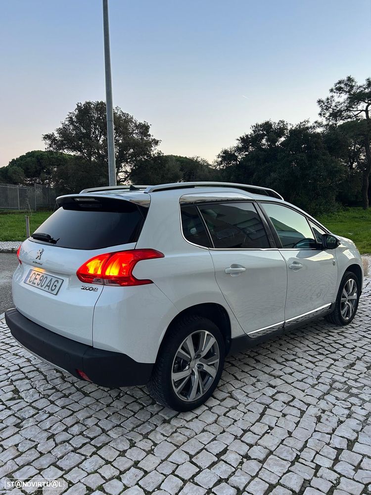Peugeot 2008 1.2 PureTech Allure - 9