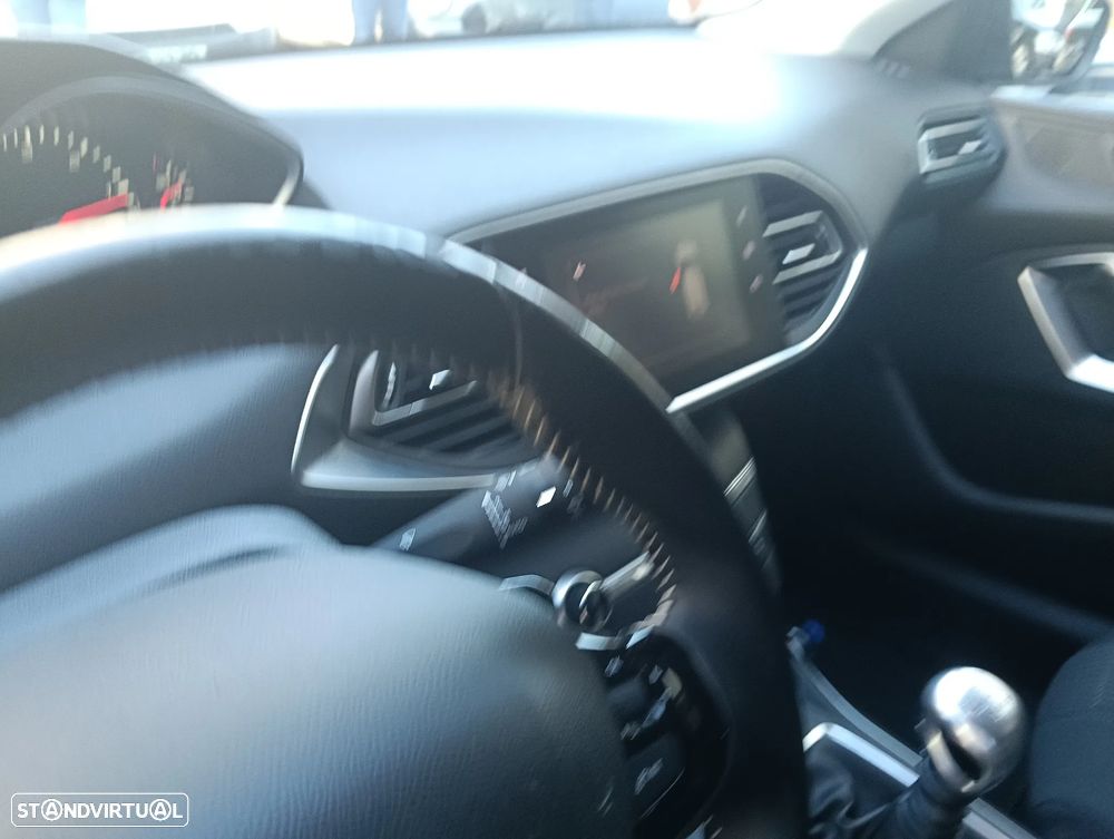 Peugeot 308 SW 1.5 BlueHDi Style - 18