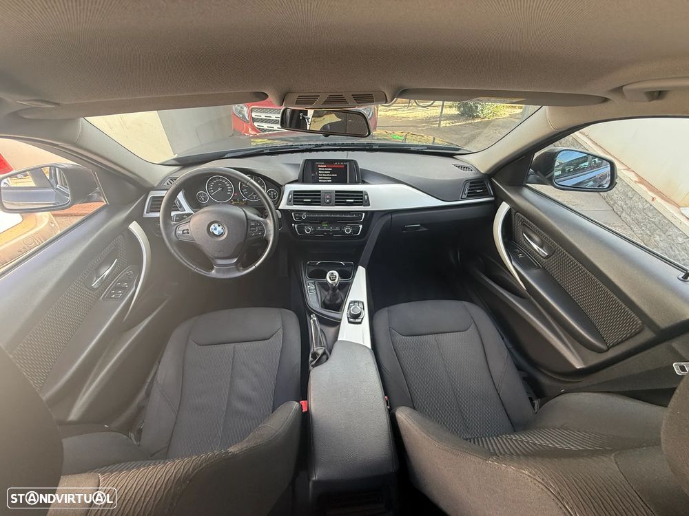 BMW 320 d Advantage - 29