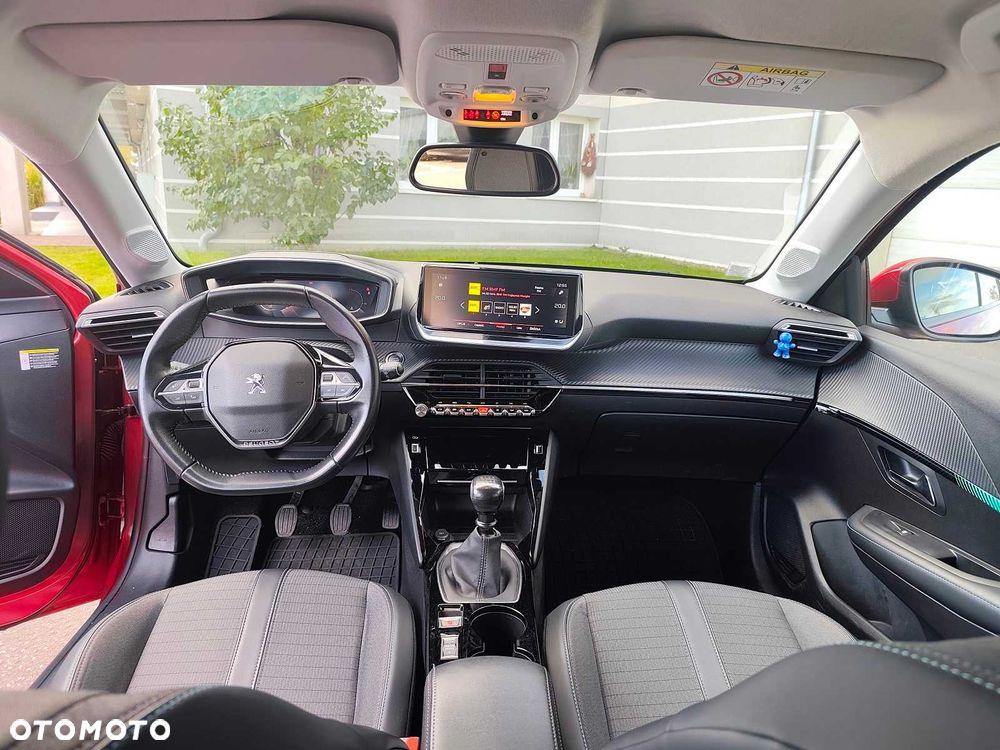Peugeot 208 - 5