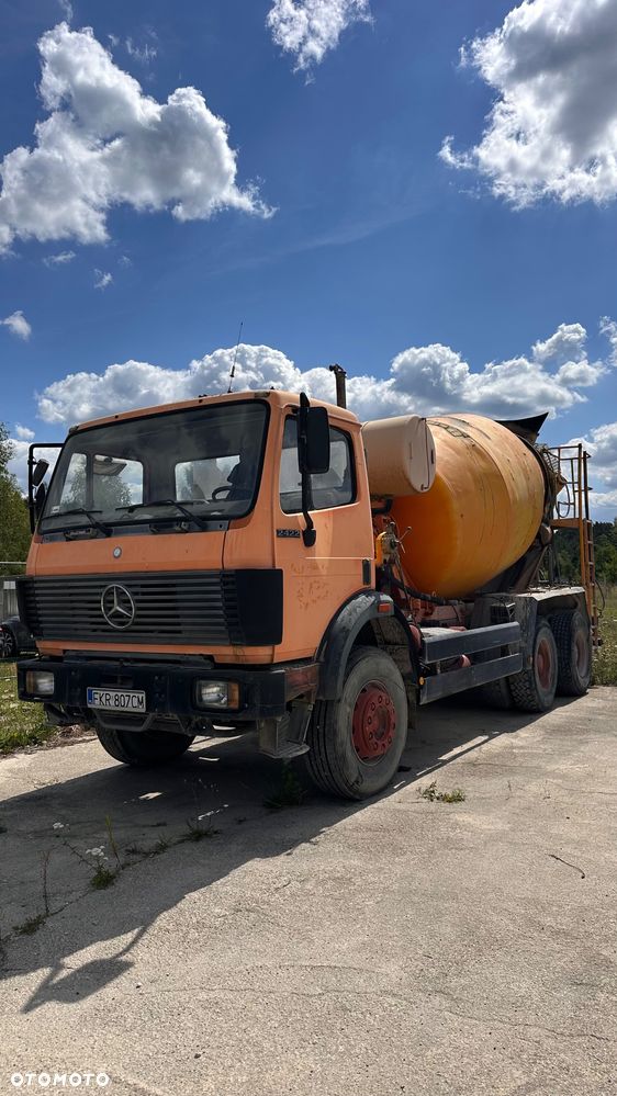 Mercedes-Benz SK 2422 - 2