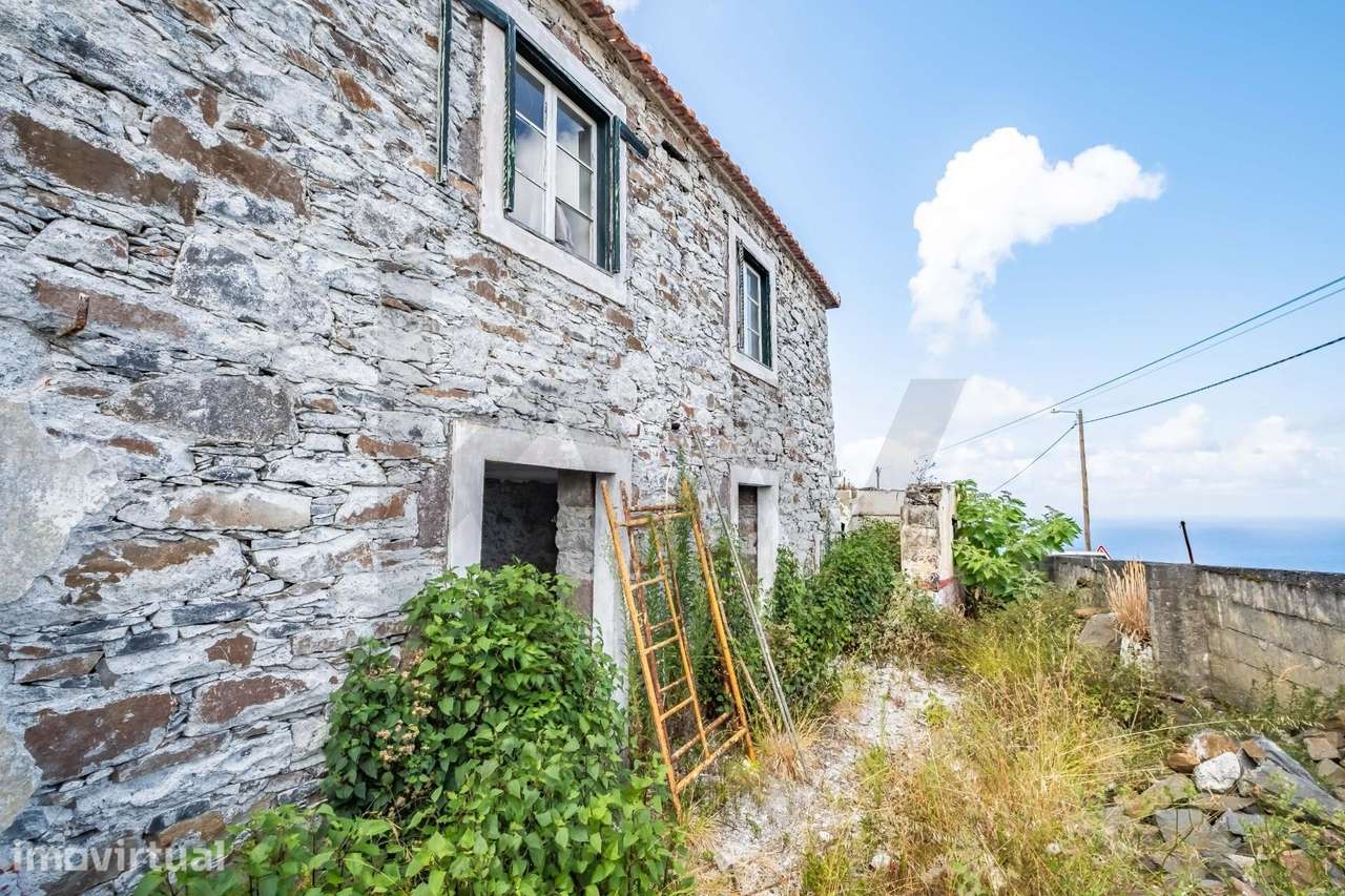 Casa tradicional em Pedra com Amplo Terreno - Faial - Grande imagem: 3/38