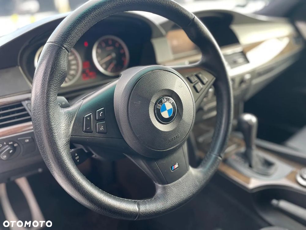 BMW Seria 5 530i - 23