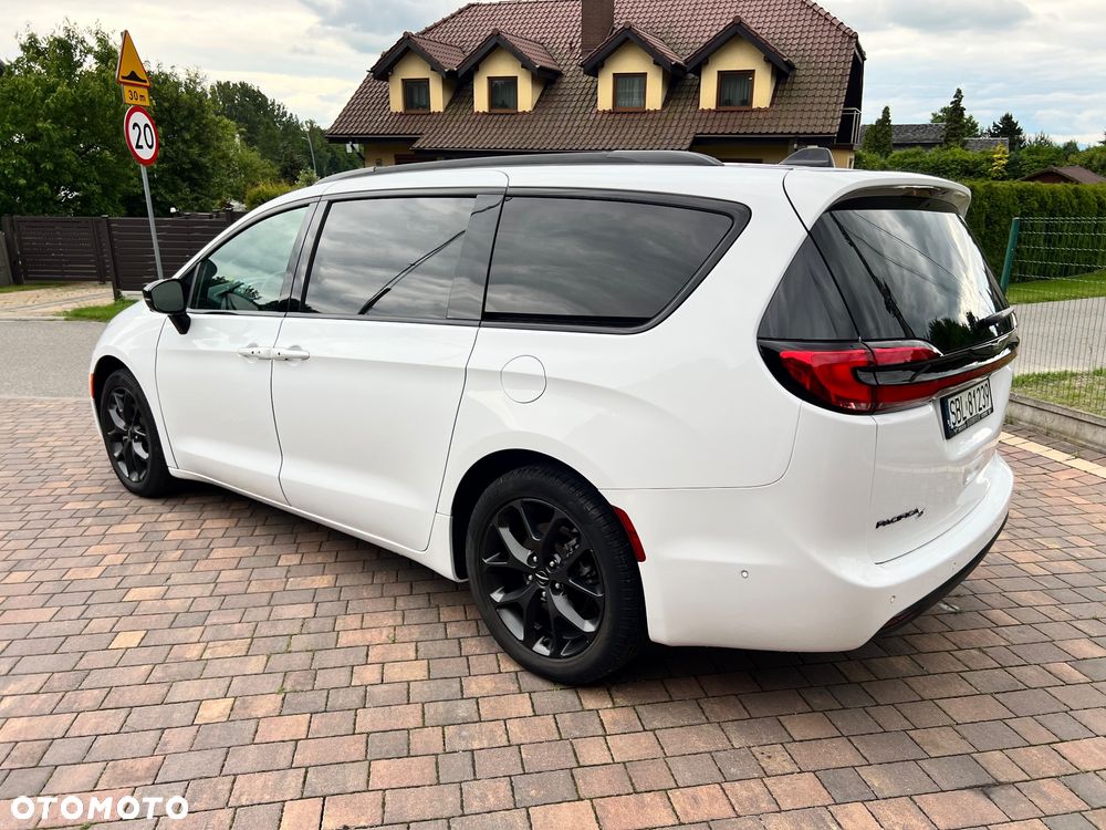 Chrysler Pacifica - 3