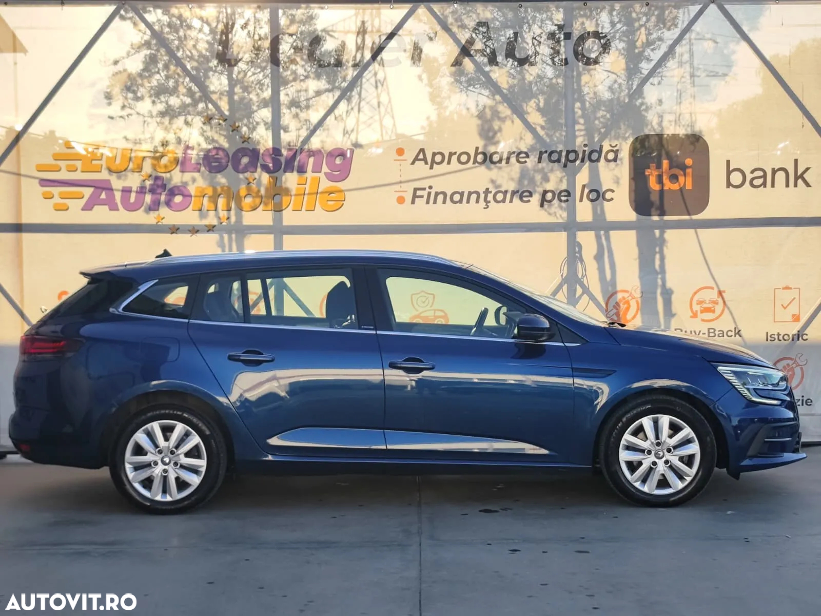 Renault Megane Grandtour E-TECH Plug-in 160 BUSINESS EDITION - 4