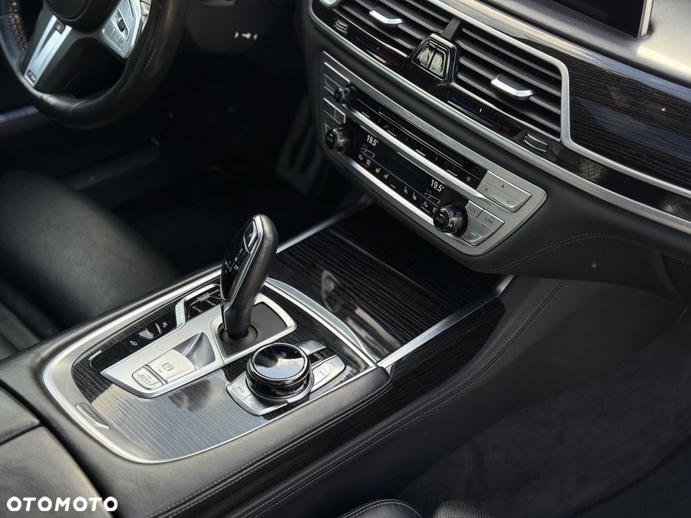 BMW Seria 7 - 28
