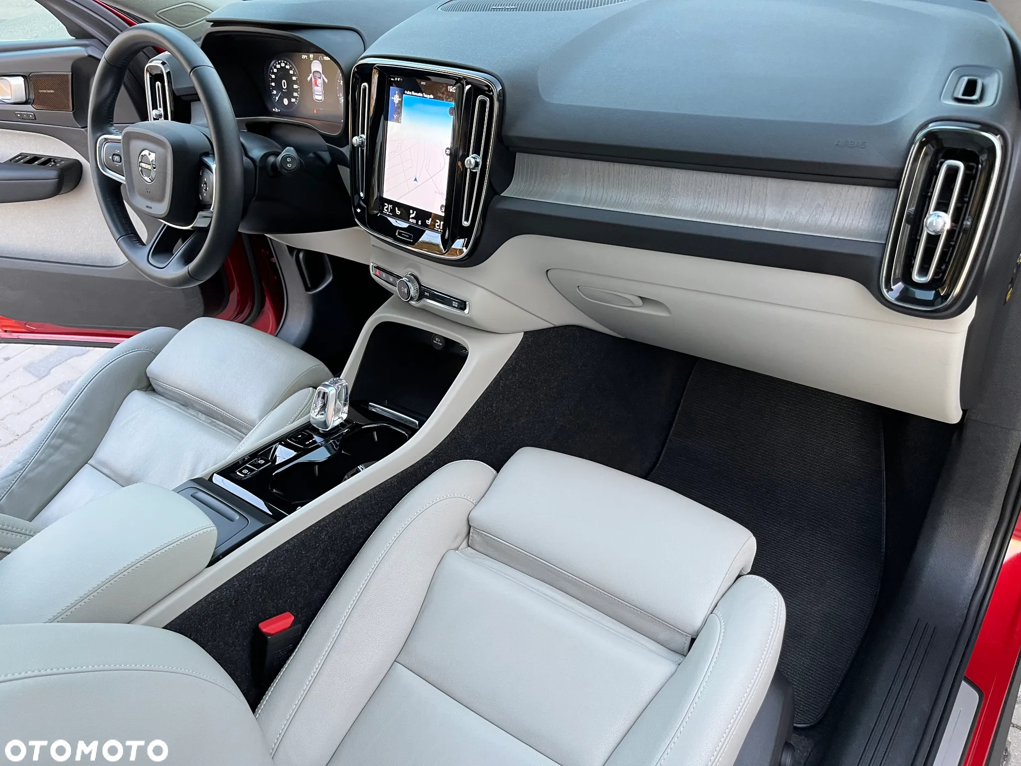 Volvo XC 40 - 35
