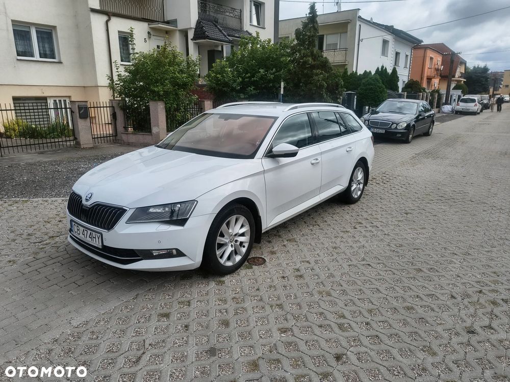 Skoda Superb 2.0 TDI Ambition DSG7 - 4
