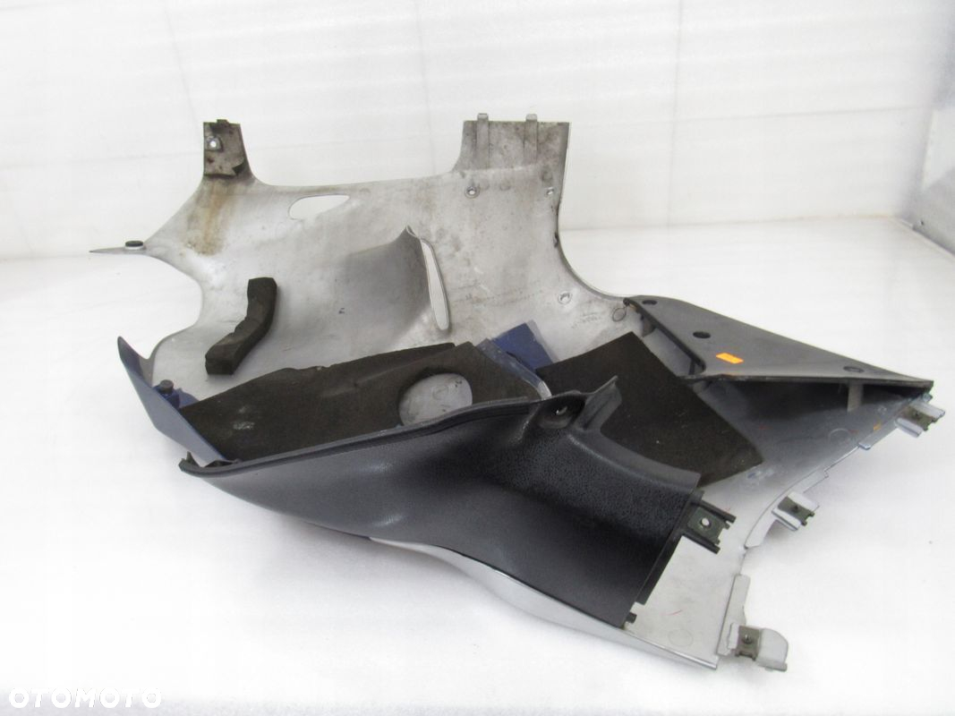 Bok prawy / owiewka Suzuki GSX-R 1300 Hayabusa 99-07 - 12
