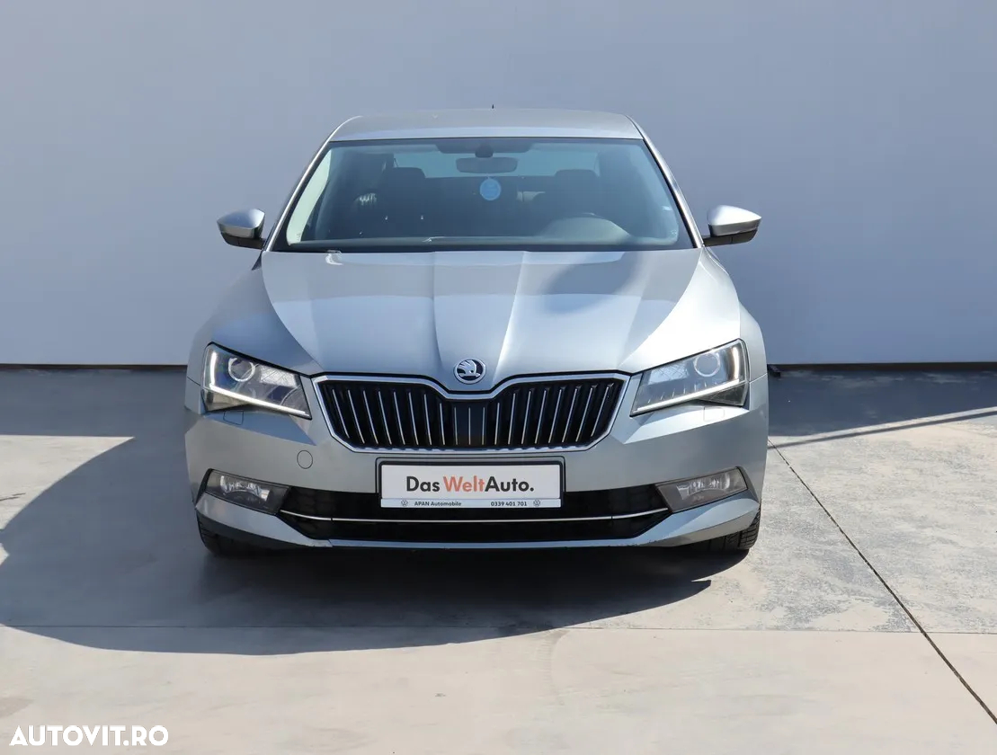 Skoda Superb 2.0 TDI DSG Ambition - 4