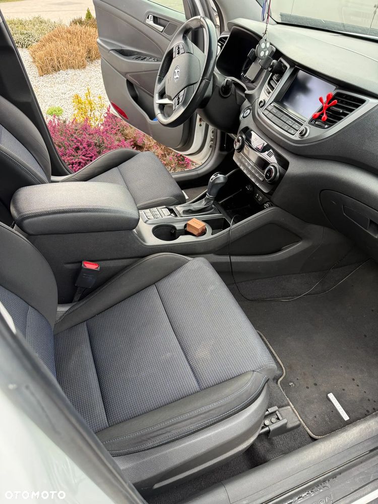 Hyundai Tucson 1.7 CRDI BlueDrive Style 2WD DCT - 11