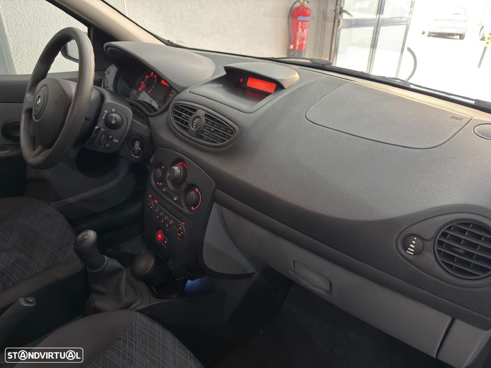 Renault Clio 1.2 16V Confort - 24