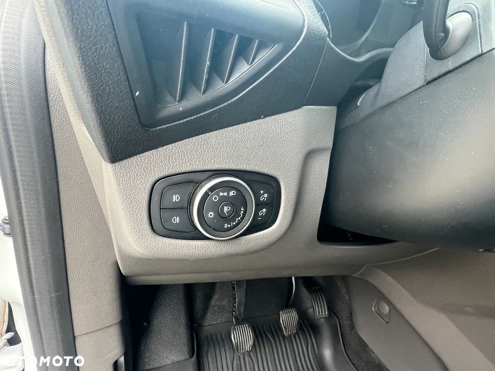 Ford Transit Connect - 13