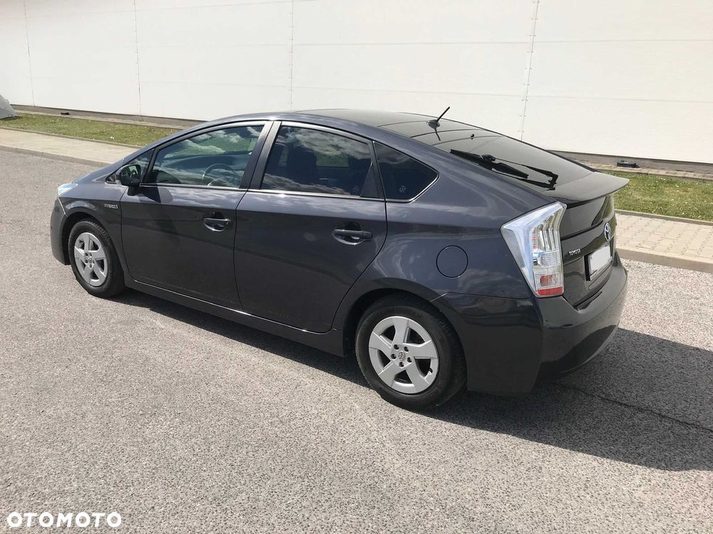 Toyota Prius - 3