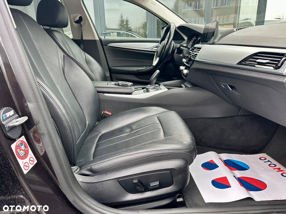 BMW Seria 5 520d - 23