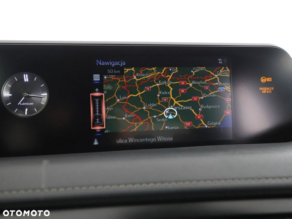 Lexus UX 250h - 26
