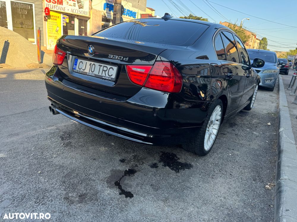 BMW Seria 3 330d DPF Touring Aut. Edition Sport - 4