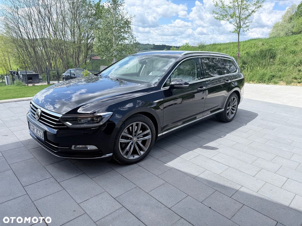 Volkswagen Passat - 1