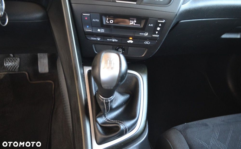 Honda Civic 1.4 i-VTEC Comfort - 29