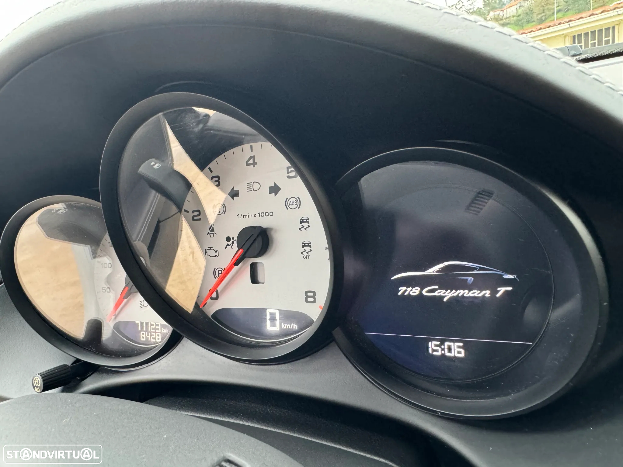 Porsche 718 Cayman T - 5