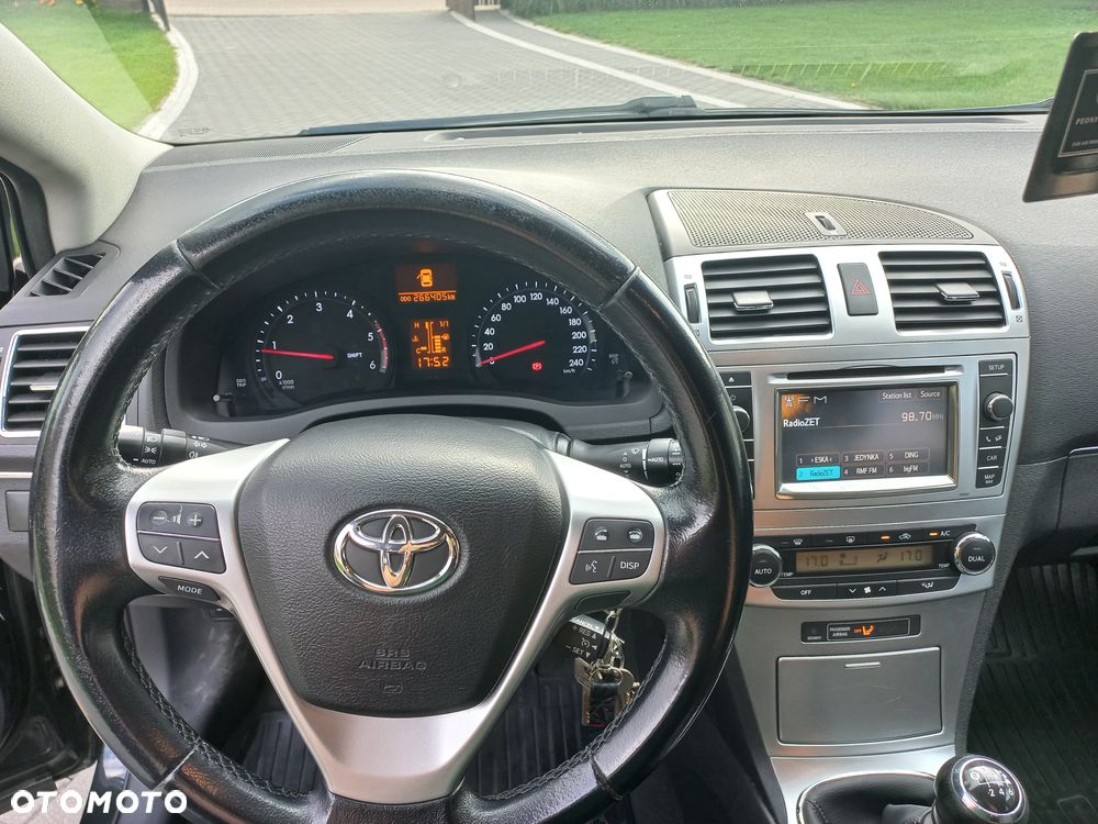 Toyota Avensis 2.0 D-4D - 17