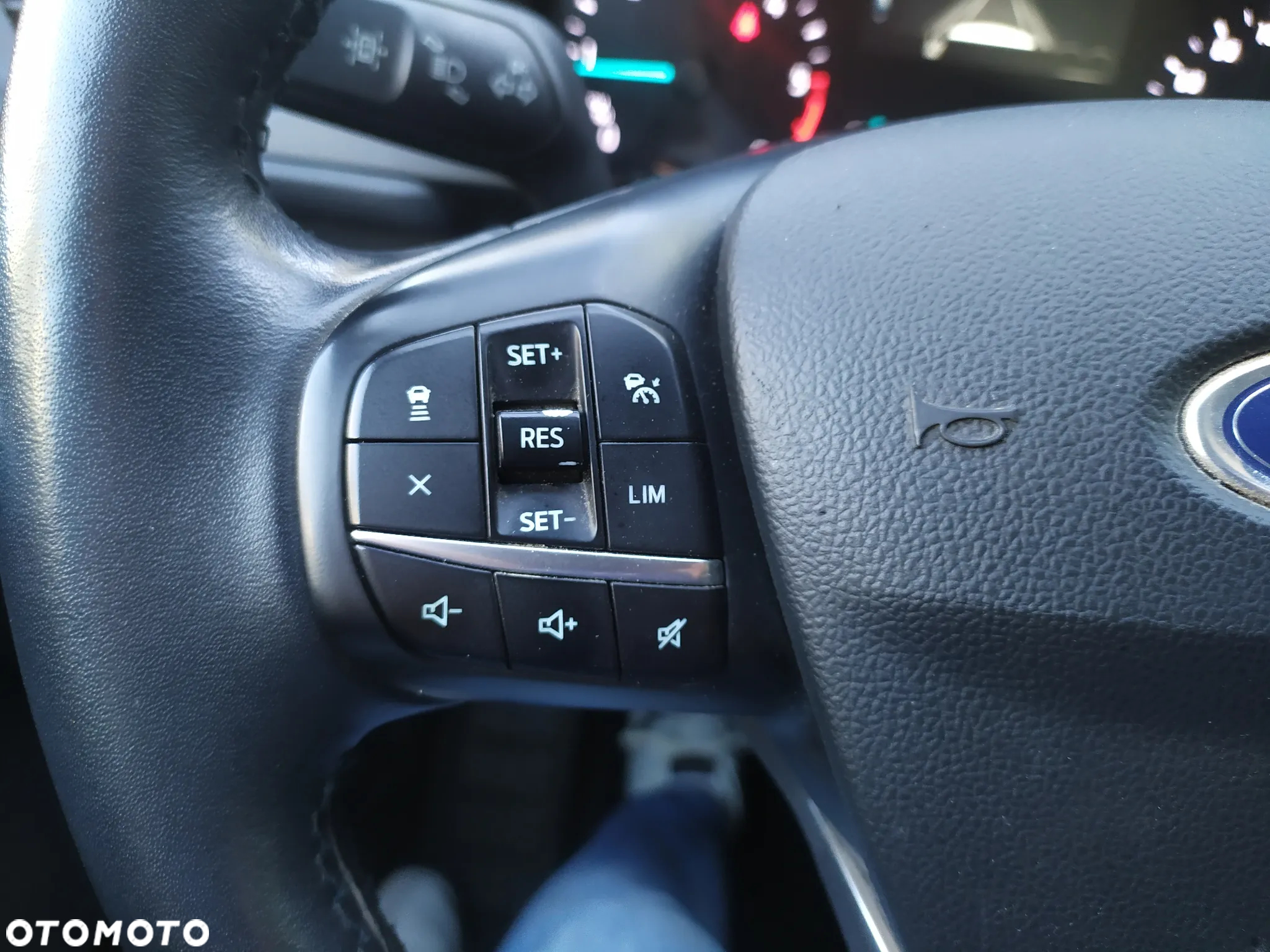 Ford Kuga 2.0 EcoBlue Hybrid TITANIUM X - 35