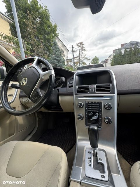 Volvo XC 60 2.4D AWD Momentum - 7