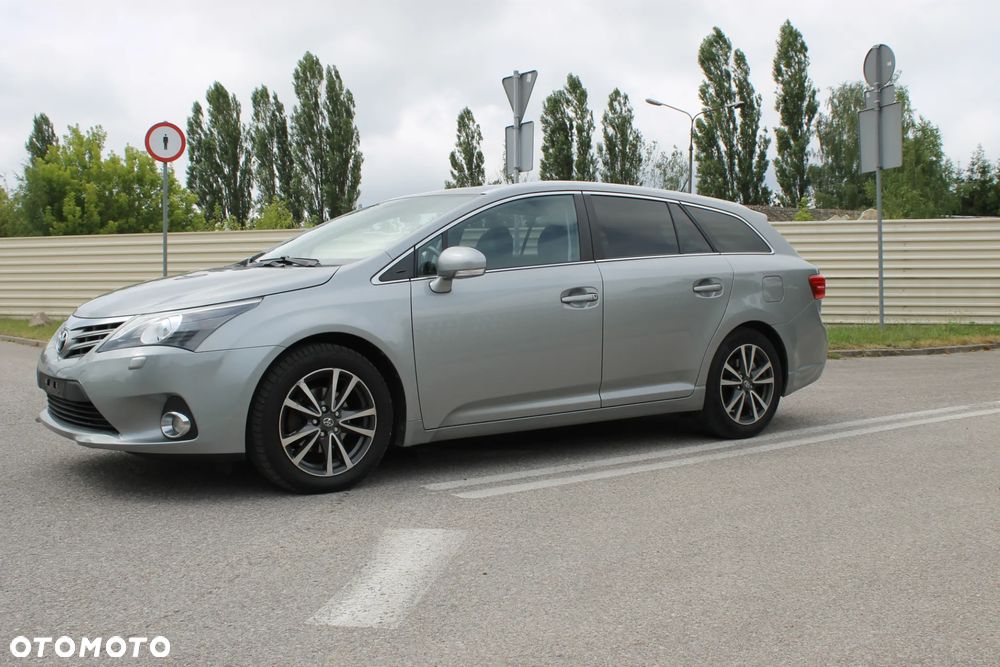 Toyota Avensis 1.8 Premium - 3