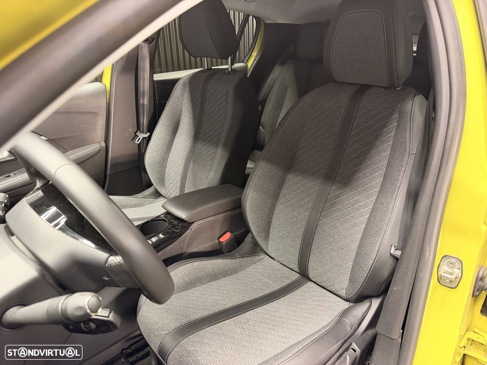 Peugeot e-208 Allure - 12