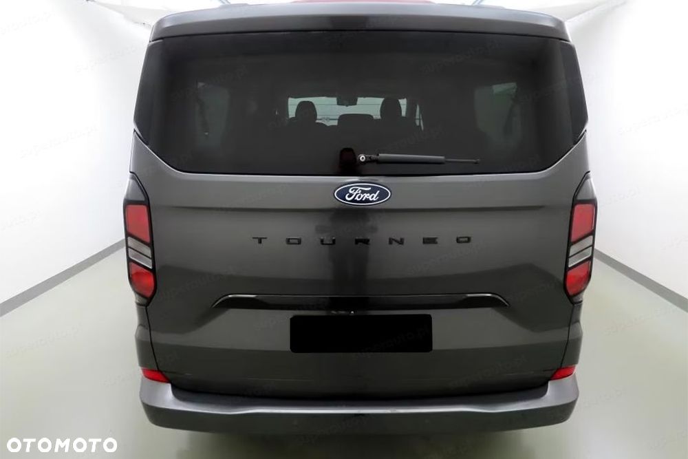 Ford Tourneo Custom - 6