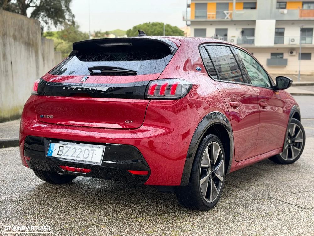 Peugeot e-208 GT - 8