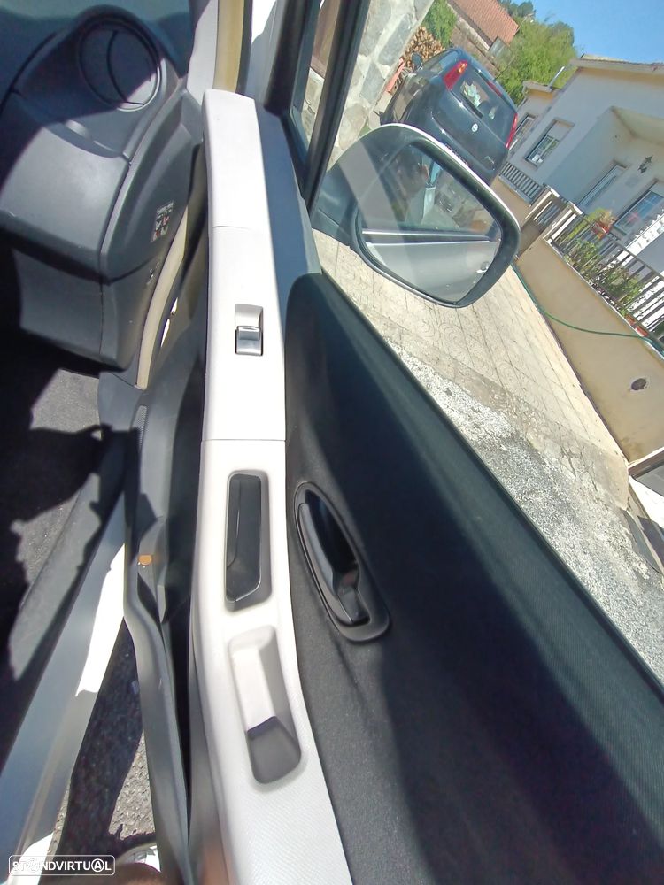 Toyota Yaris 1.4 D-4D - 10