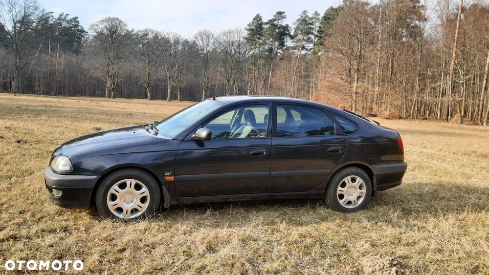 Toyota Avensis - 1