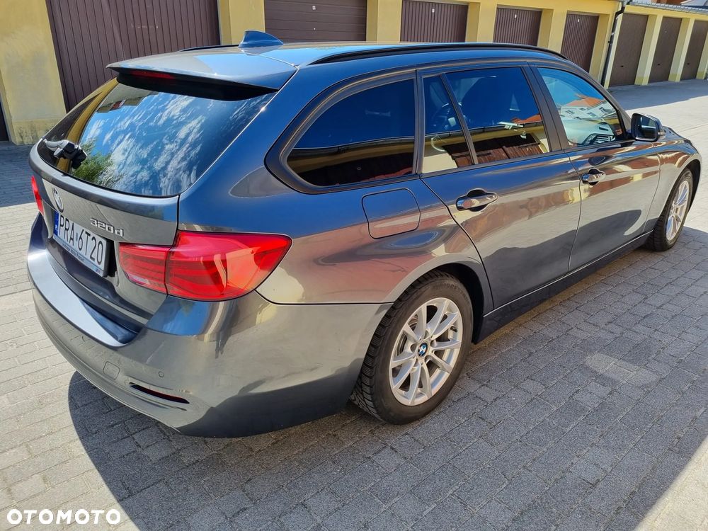 BMW Seria 3 320d Edition Luxury Line Purity - 2