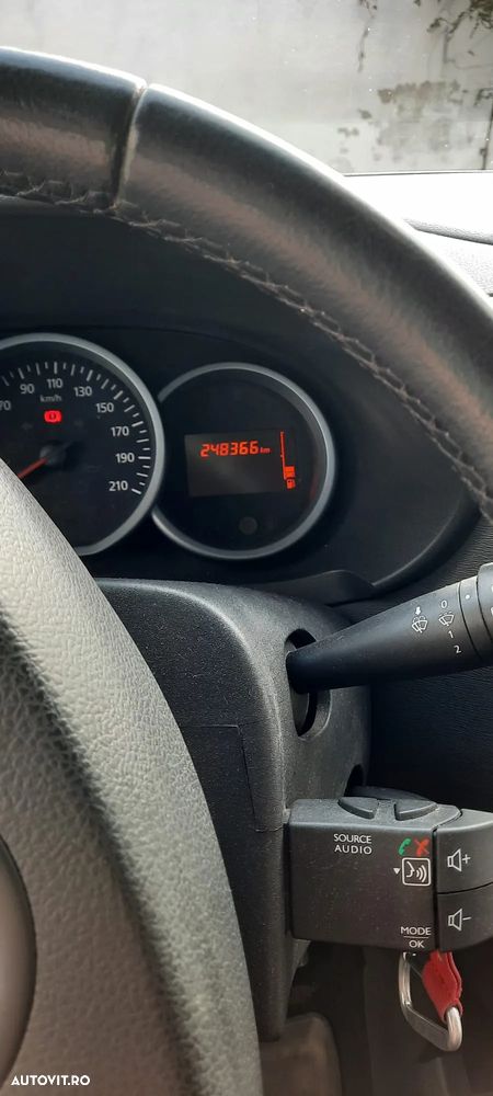 Dacia Lodgy 1.5 dCi Stepway - 5