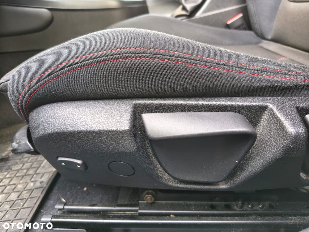 BMW Seria 1 118d Sport Line - 26