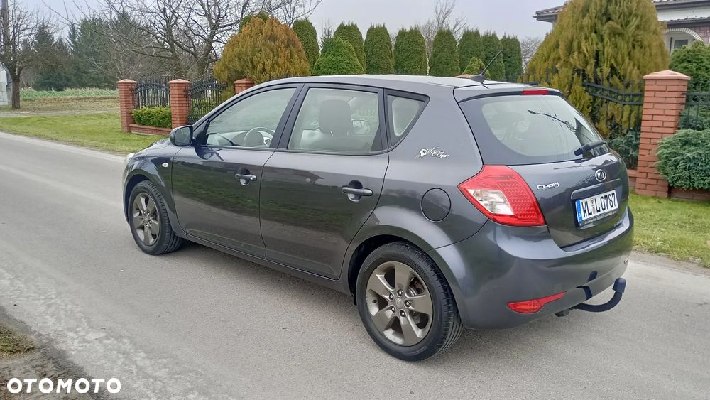 Kia Ceed 1.4 CVVT Attract - 12