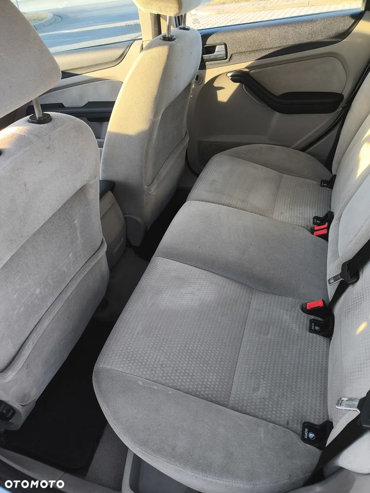 Ford Focus 2.0 TDCi DPF Ghia - 9