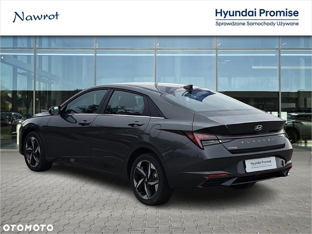 Hyundai Elantra - 3