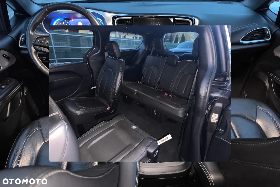 Chrysler Pacifica - 32