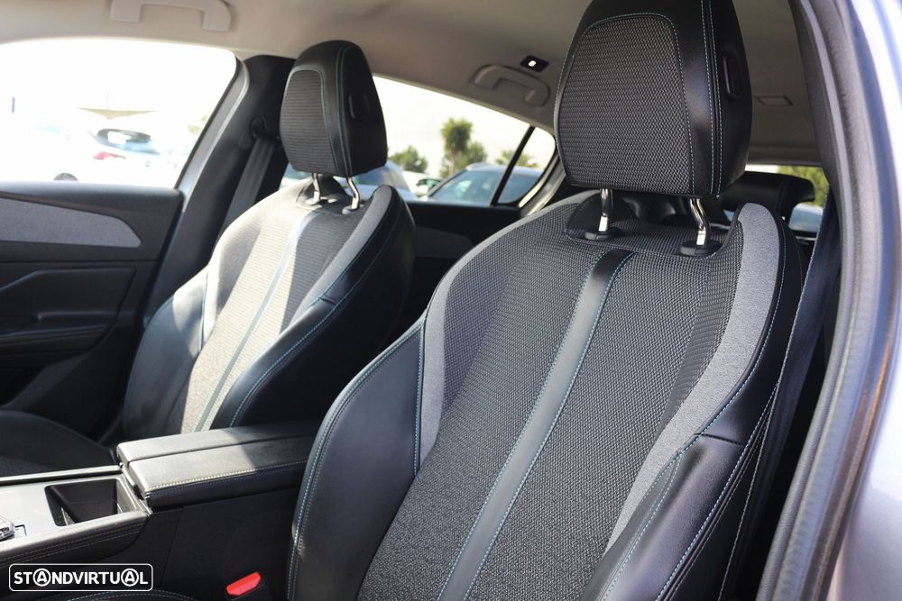 Peugeot 308 1.2 PureTech Allure EAT8 - 44