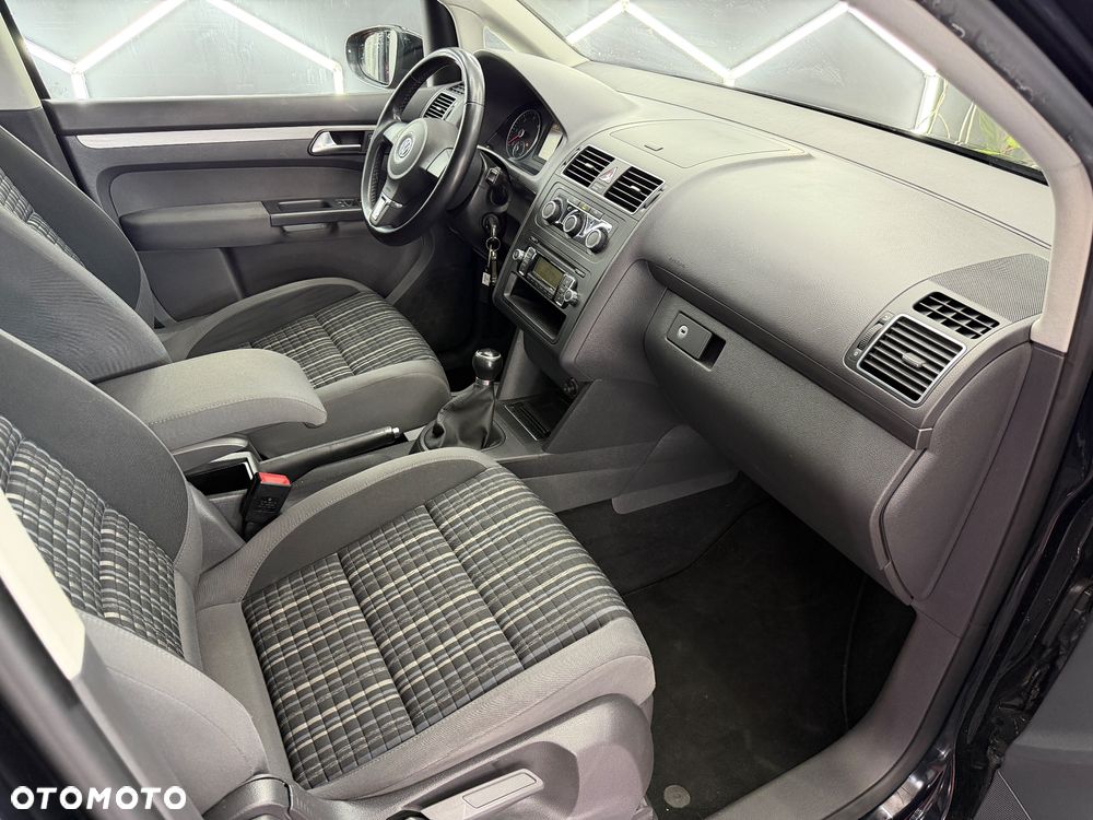 Volkswagen Touran 2.0 TDI DPF Cross - 24