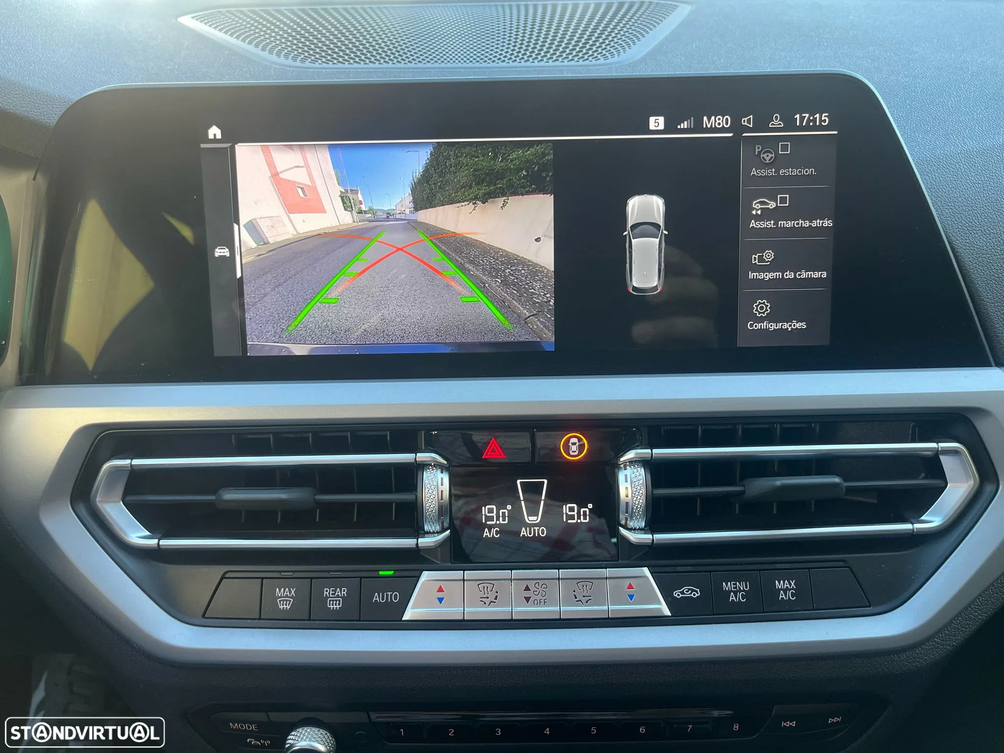 BMW 318 d Touring Auto - 32