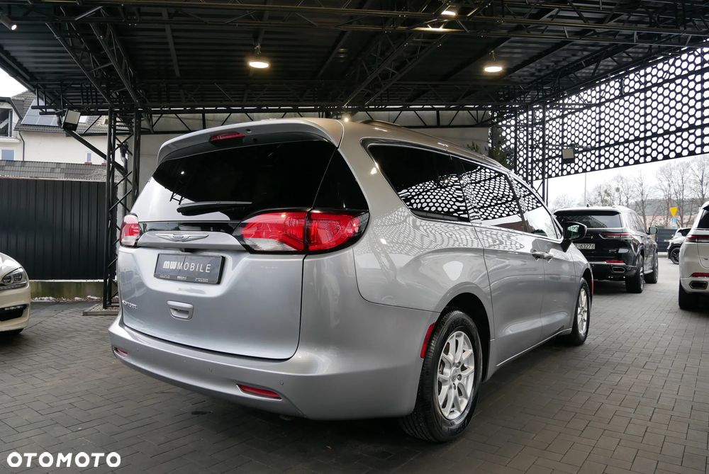 Chrysler Pacifica - 3