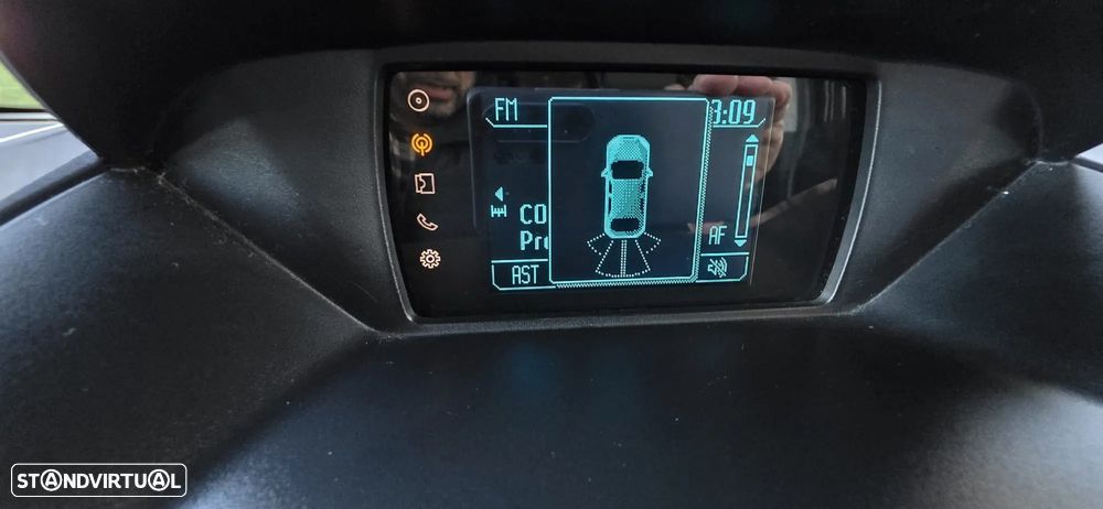 Ford Tourneo Courier 1.5 TDCi Titanium - 25