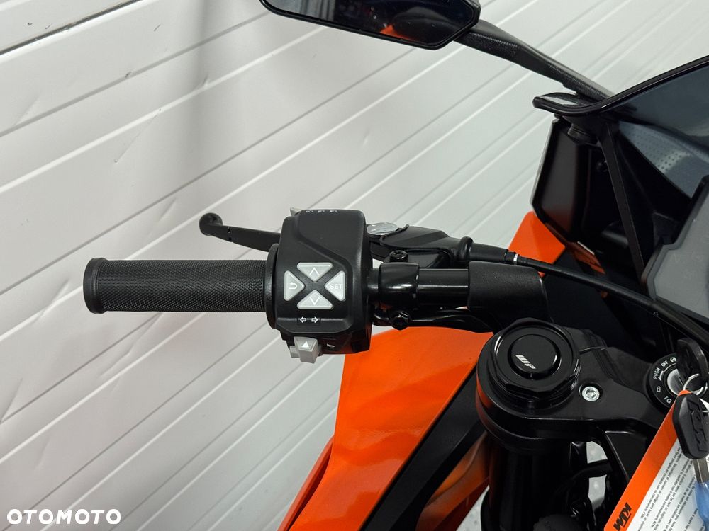 KTM RC 125 - 12