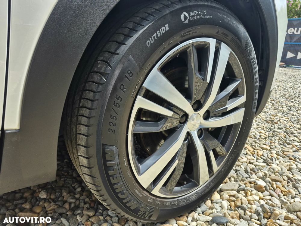 Peugeot 3008 PHEV 180 EAT8 Allure Pack - 14