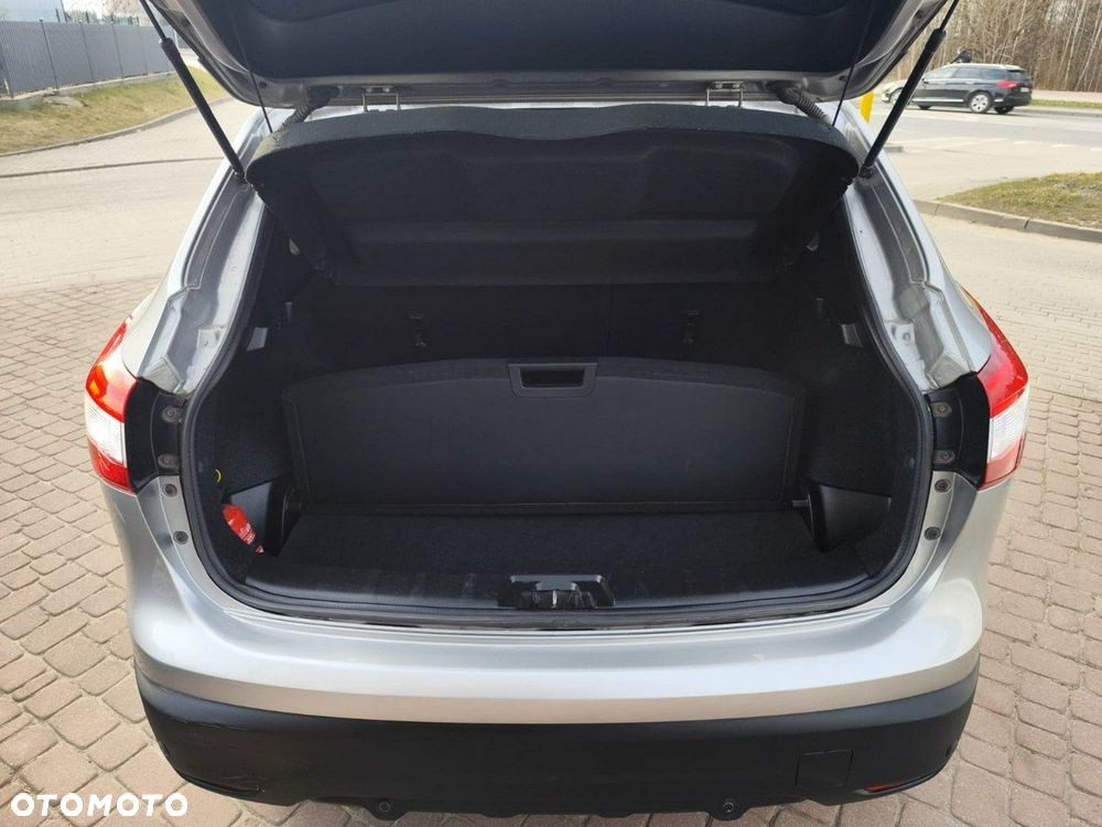 Nissan Qashqai 1.2 DIG-T N-Connecta EU6 - 24