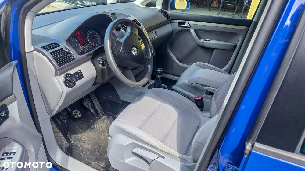 Volkswagen Touran 2.0 TDI DPF Highline - 12